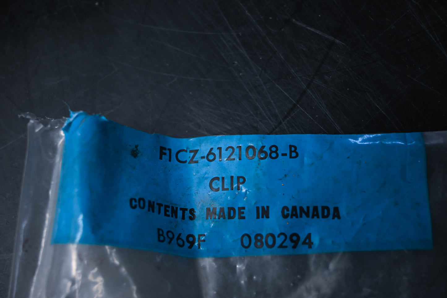 New OEM Ford F1CZ-6121068-B Body Moulding Retainer Clips Qty 2 NOS