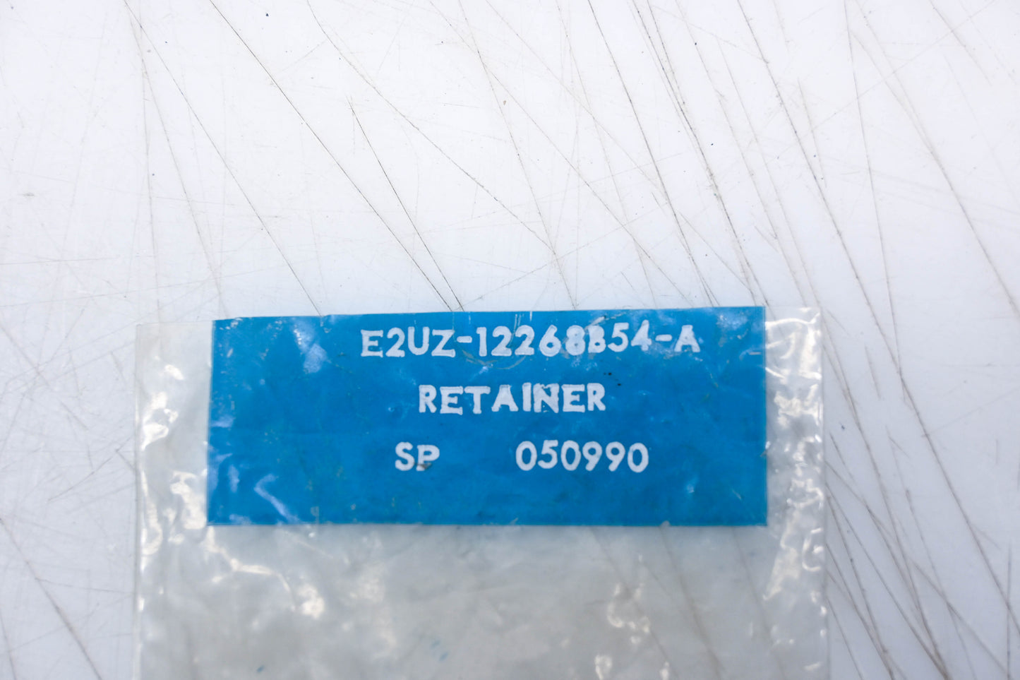 New OEM Ford E2UZ-12268B54-A Hinge Retainer NOS