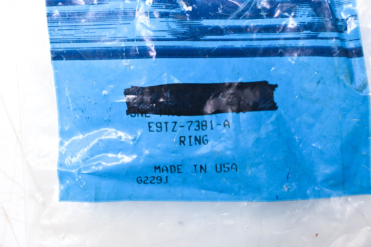 New OEM Ford E9TZ-7381-A Retainer Clips Qty 2 NOS