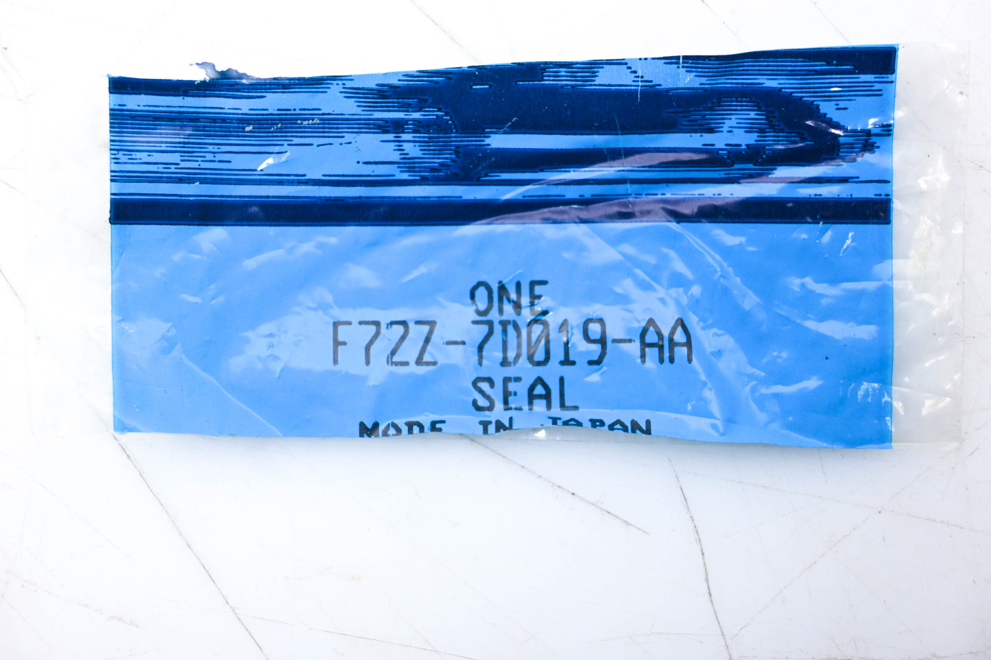 New OEM Ford F72Z-7D019-AA Seal NOS