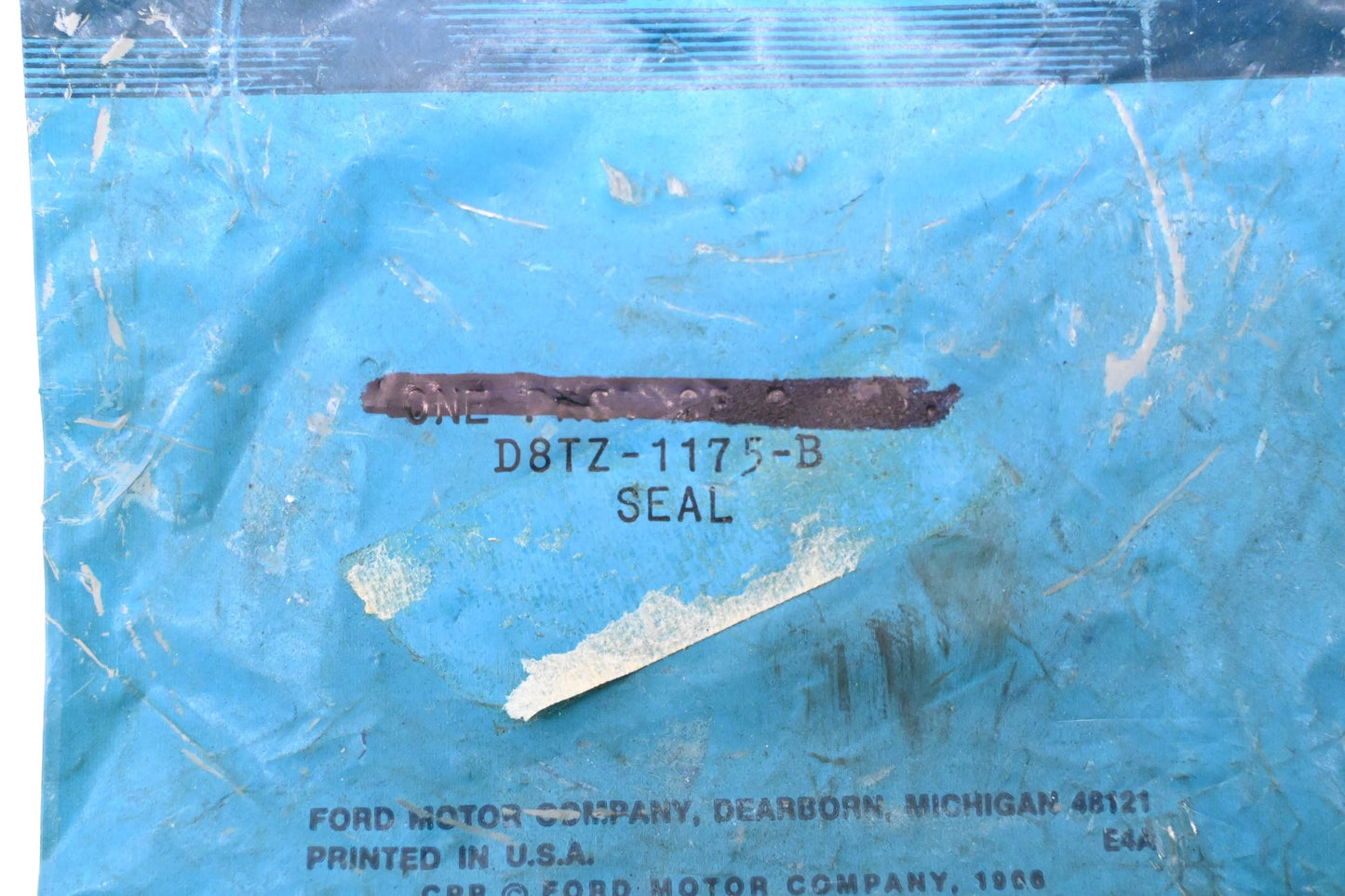 New OEM Ford D8TZ-1175-B Wheel Hub Seal NOS