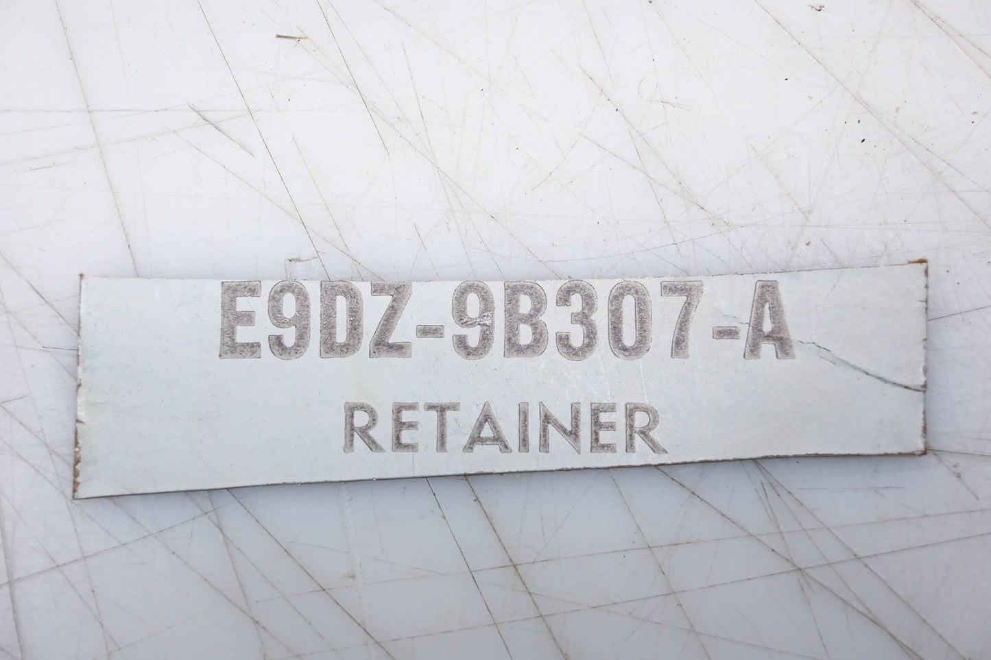 New OEM Ford E9DZ-9B307-A Retainer NOS