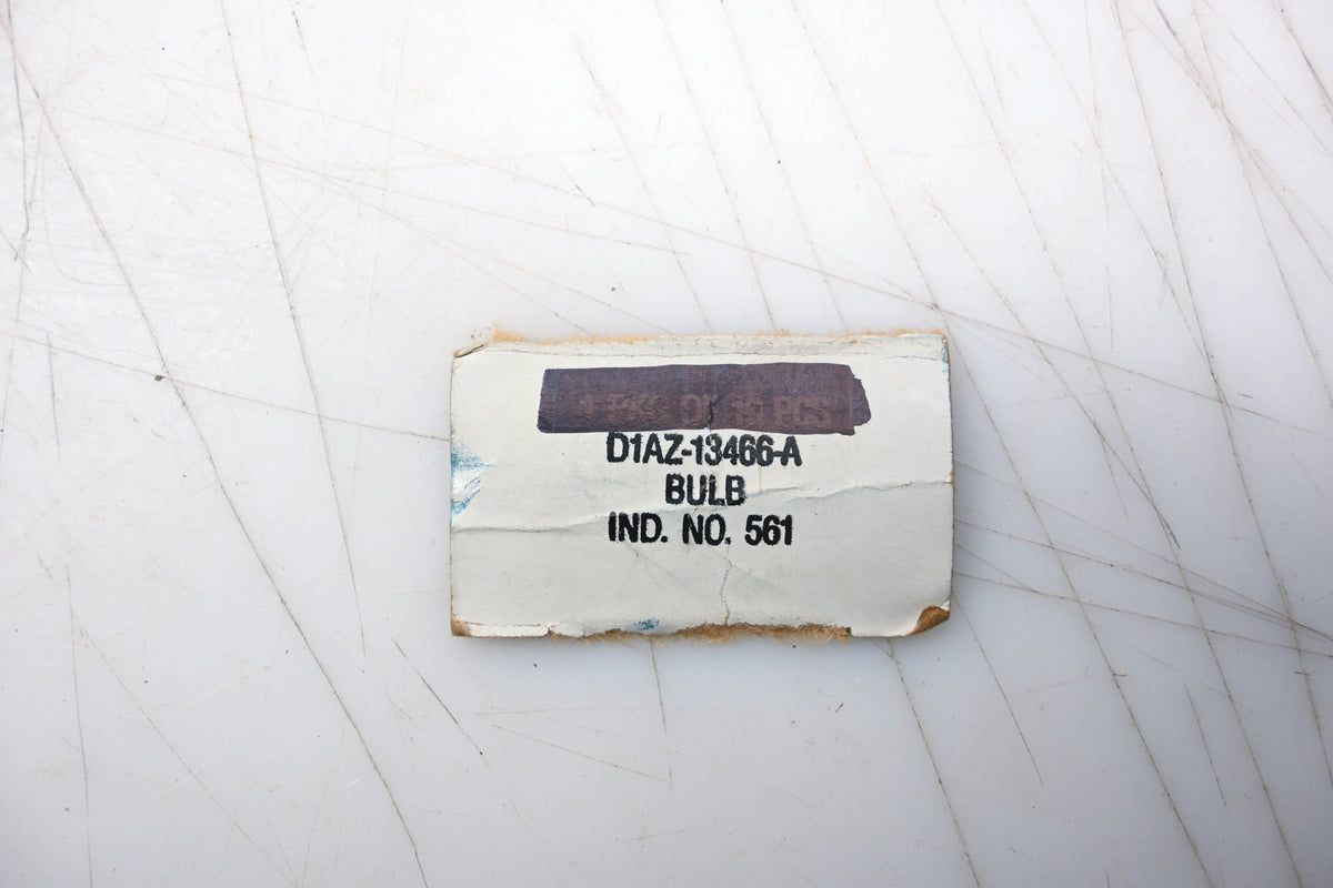 New OEM Ford D1AZ-13466-A Bulbs Qty 5 NOS
