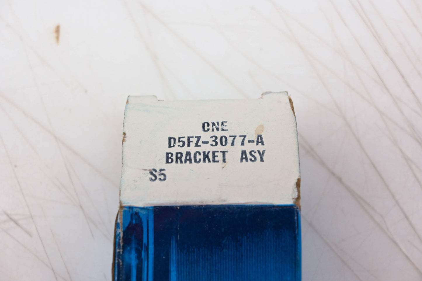 New OEM Ford D5FZ-3077-A Bracket Assembly NOS