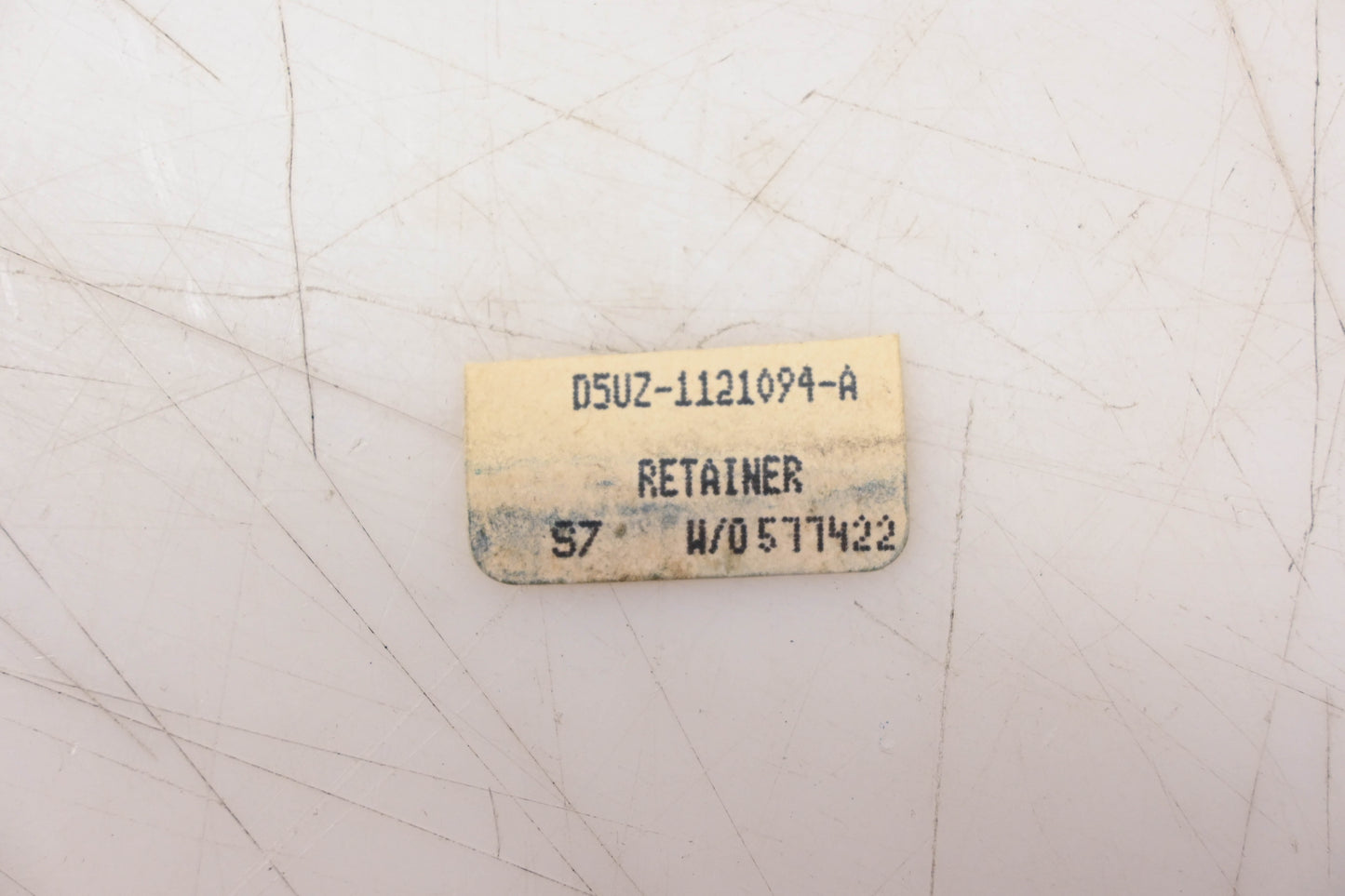 New OEM Ford D5UZ-1121094-A Body Side Moulding Retainer NOS