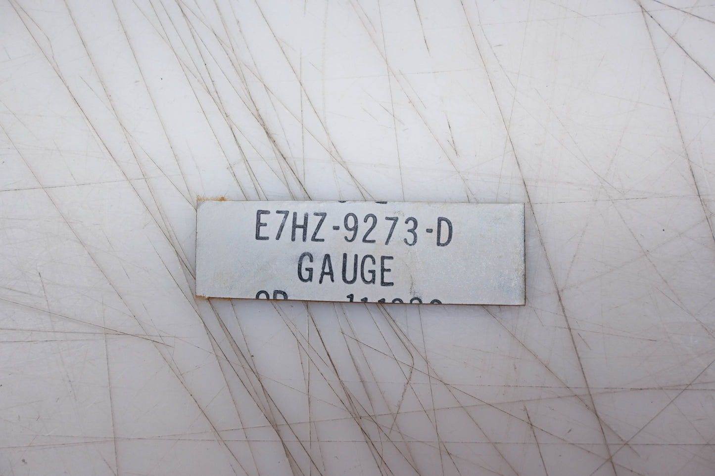 New OEM Ford E7HZ-9273-D Oil Pressure Gauge Assembly NOS