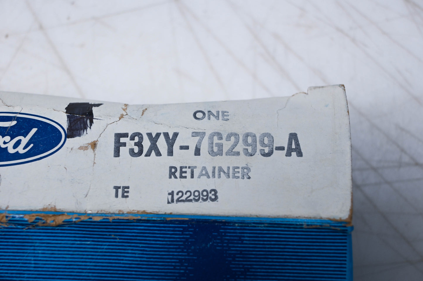 New OEM Ford F3XY-7G299-A Retainer Assembly NOS