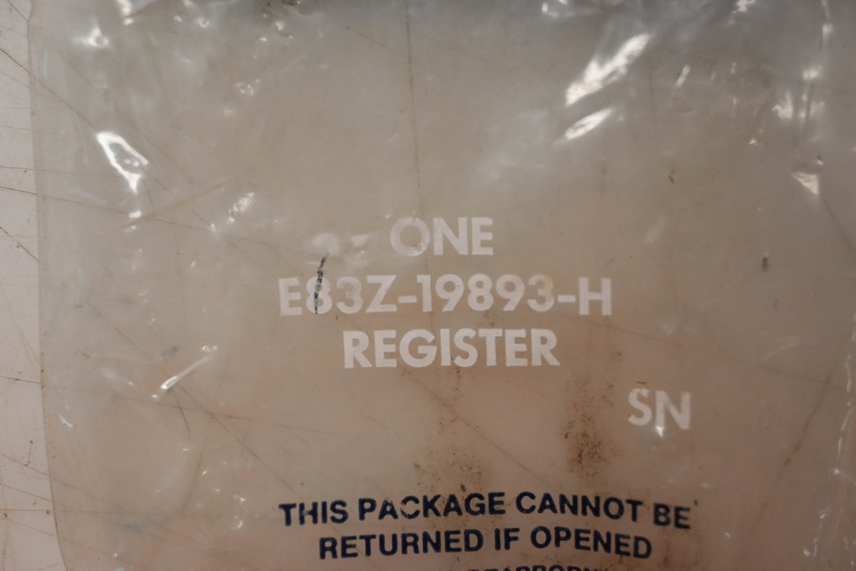 New OEM Ford E83Z-19893-H Dash Heater Vent/ Regsiter NOS