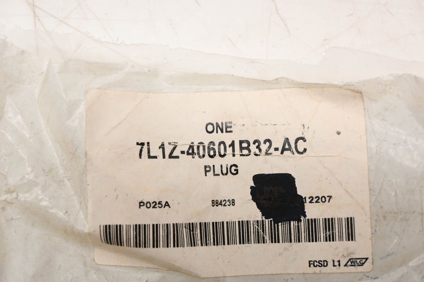 New OEM Ford 7L1Z-40601B32-AC Seat Belt Anchor Hole Cover/ Plug NOS