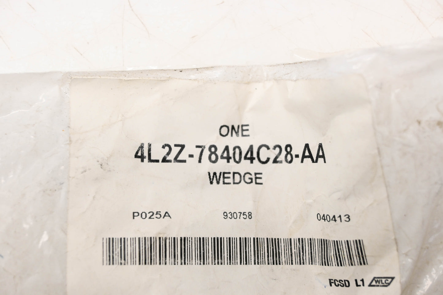 New OEM Ford 4L2Z-78404C28-AA Wedge NOS