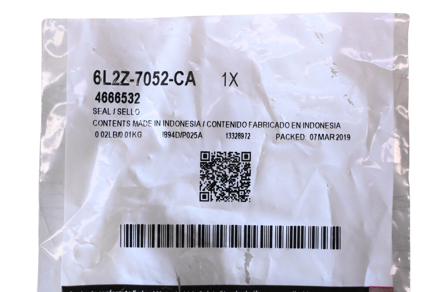 New OEM Ford 6L2Z-7052-CA, 4666532 Extension Housing Seal NOS