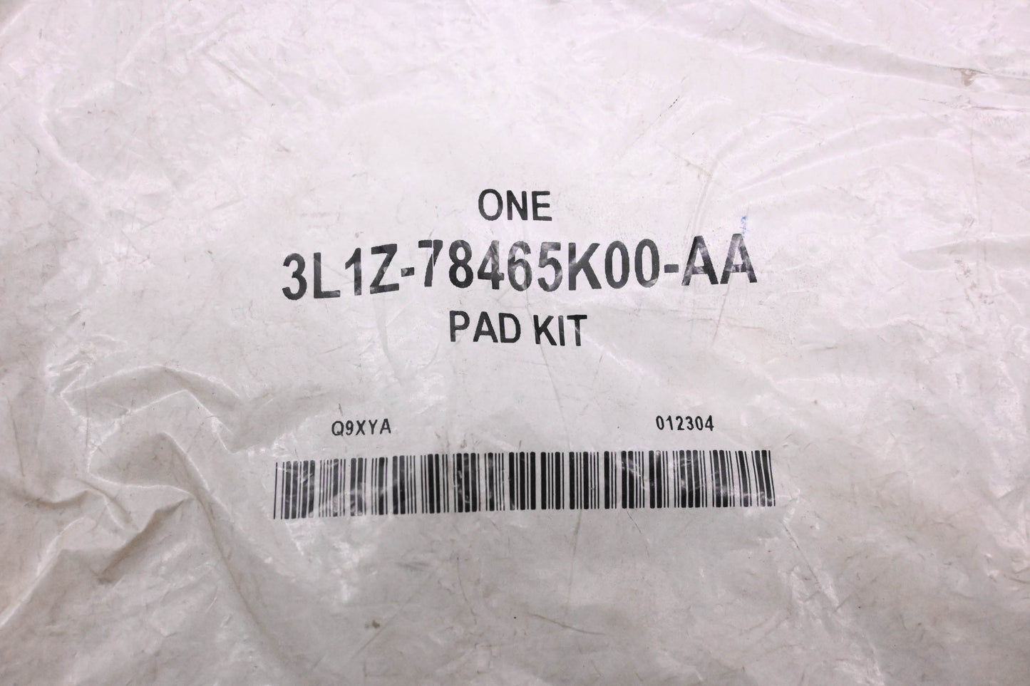 New OEM Ford 3L1Z-78465K00-AA Moulding Pad Kit NOS