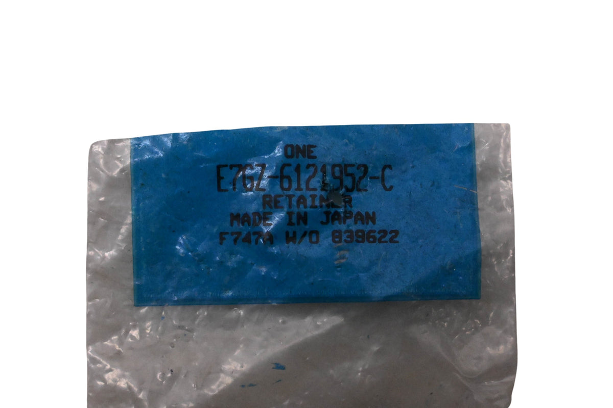 New OEM Ford E7GZ-6121952-C Door Lock Rod Retainer NOS