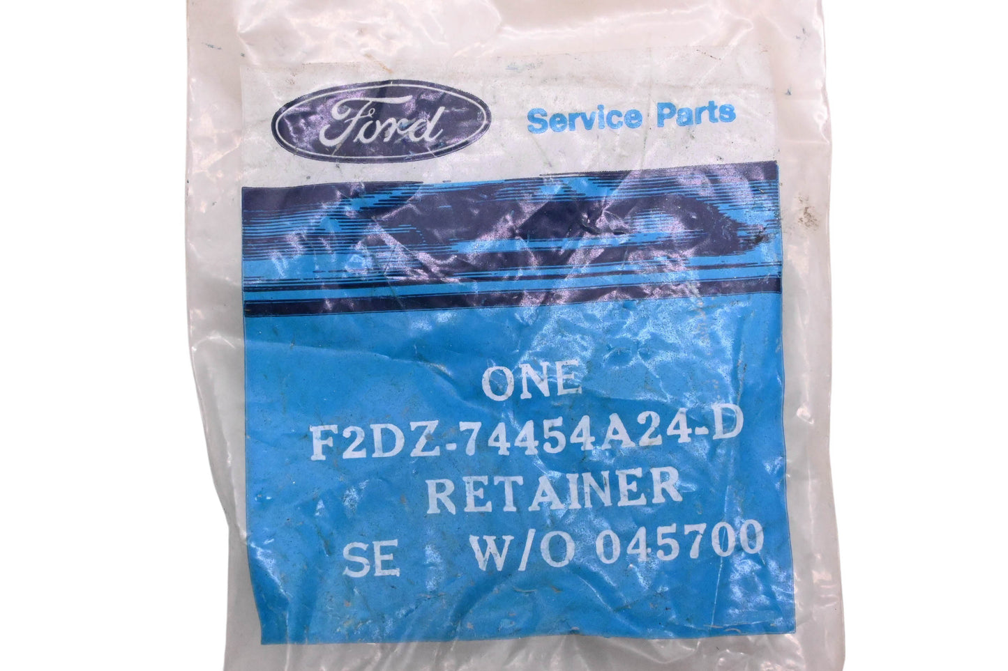 New OEM Ford F2DZ-74454A24-D Retainer NOS