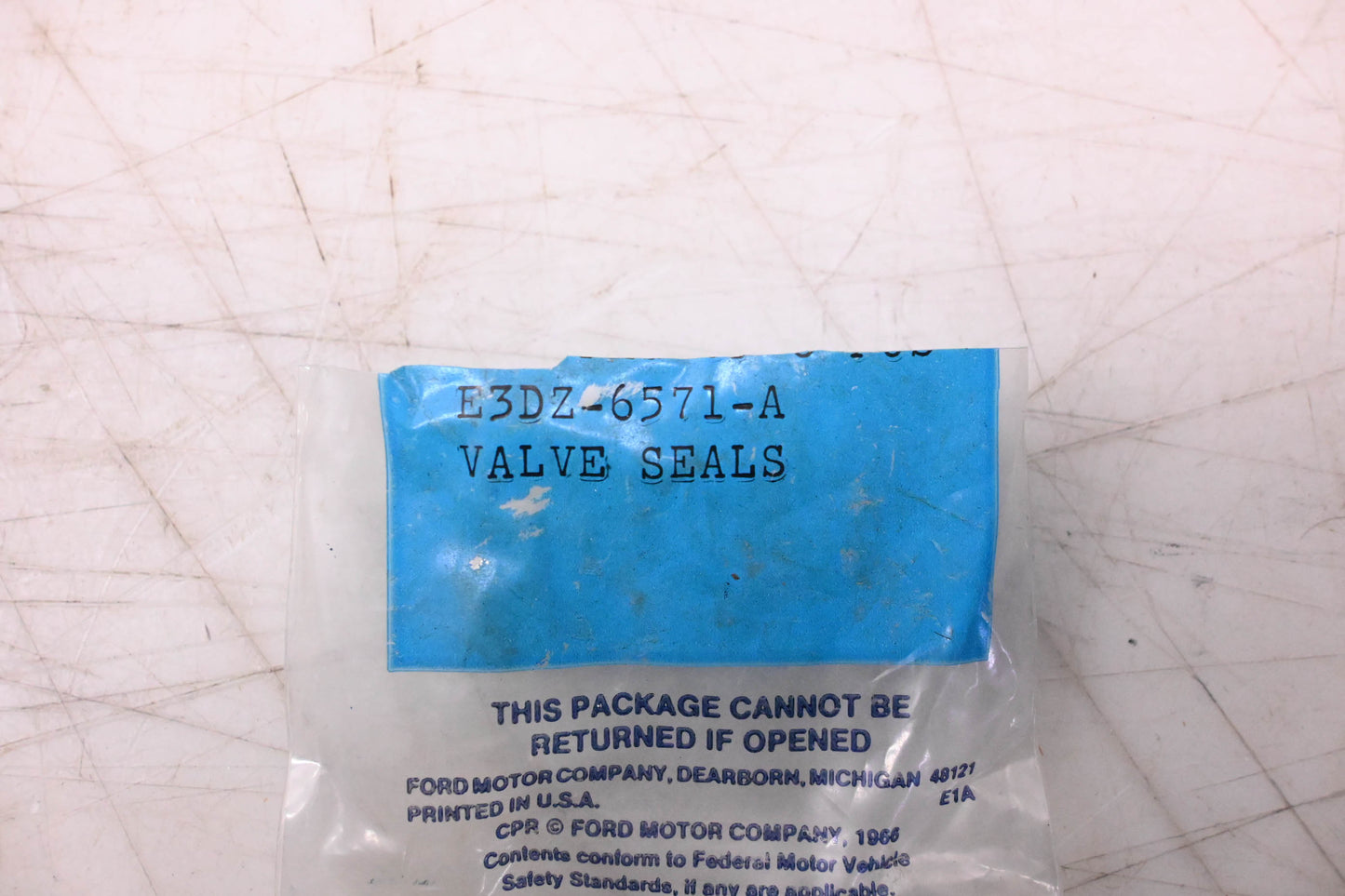 New OEM Ford E3DZ-6571-A Intake Valve Stem Oil Seals Qty 4 NOS