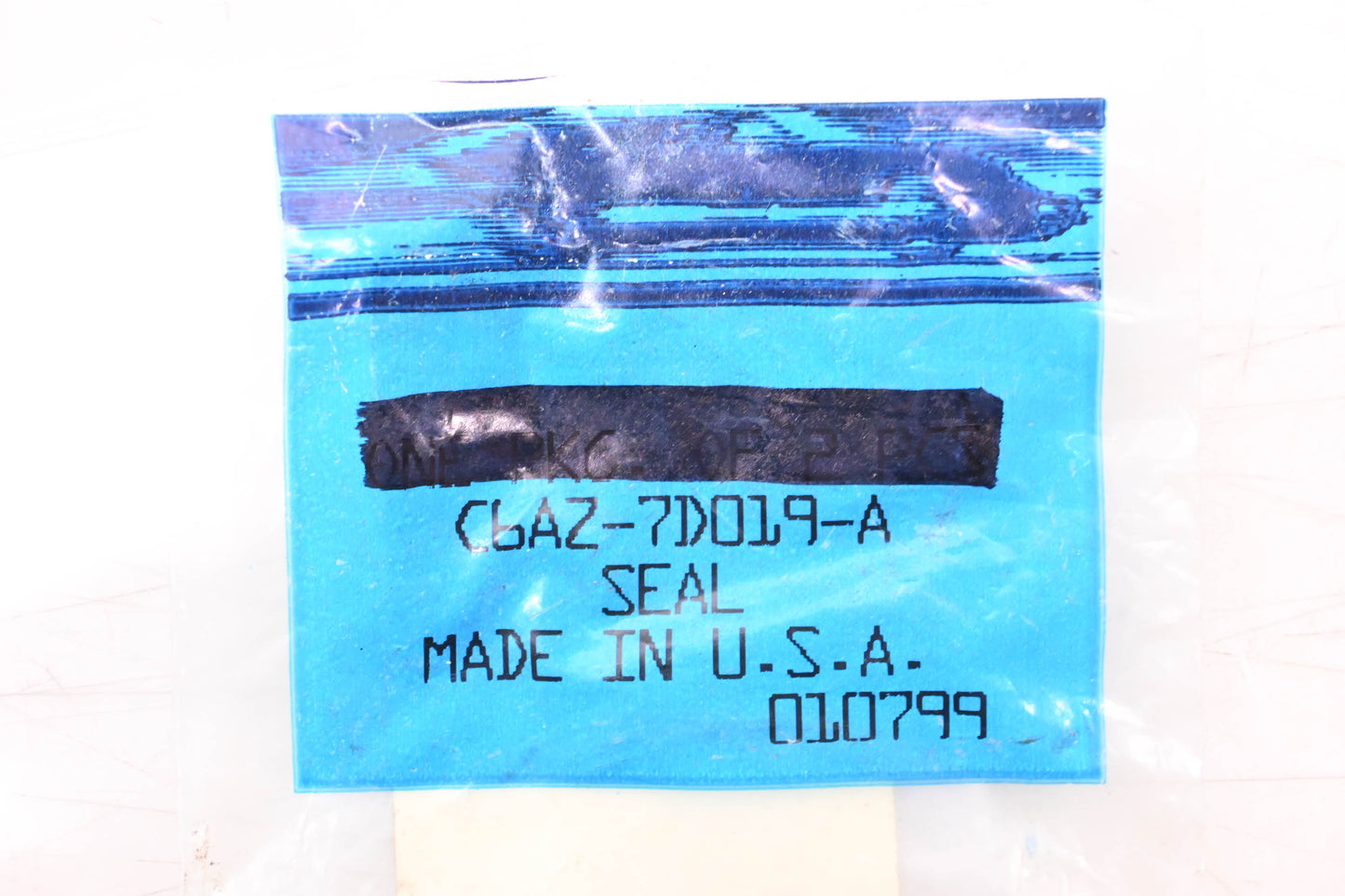New OEM Ford C6AZ-7D019-A Oil Distributor Seal NOS