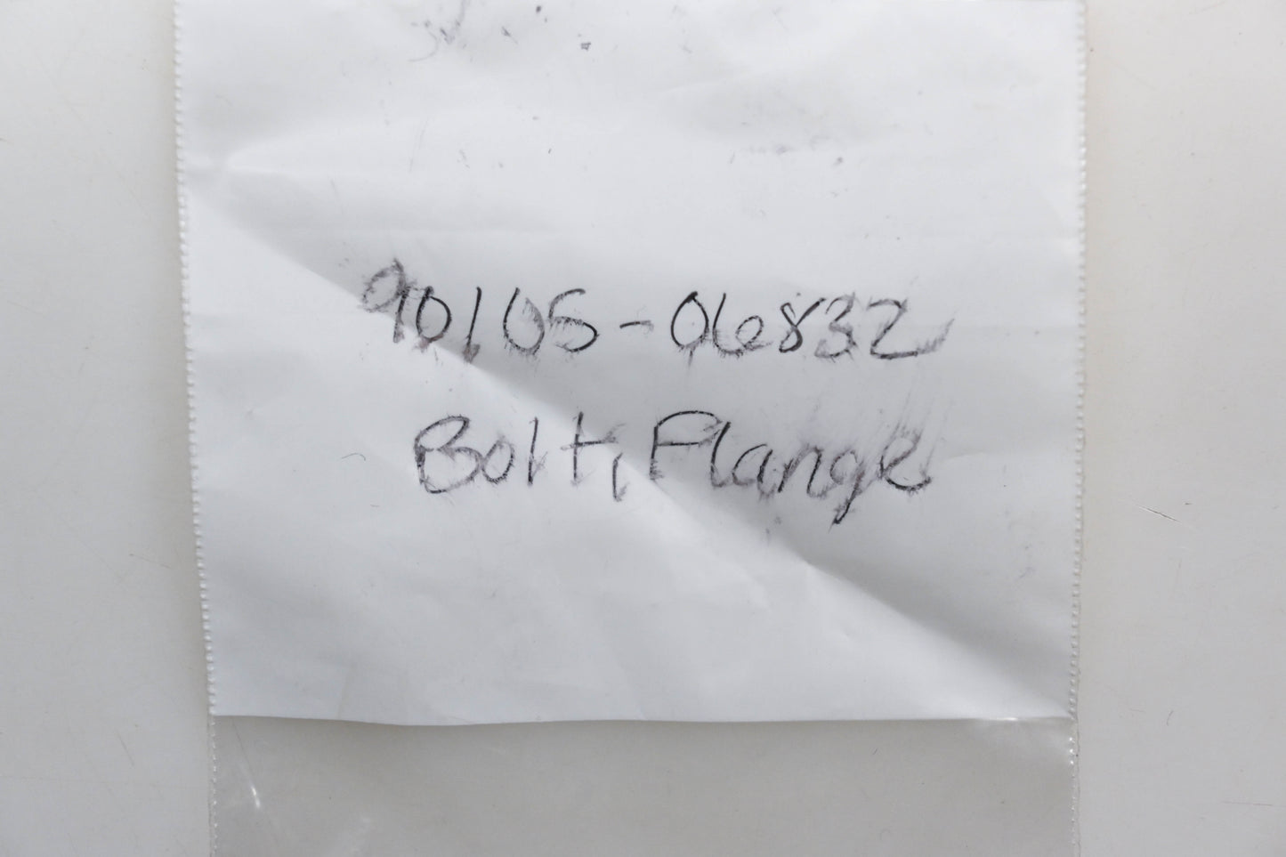 New OEM Yamaha 90105-06832-00 Flange Bolt NOS