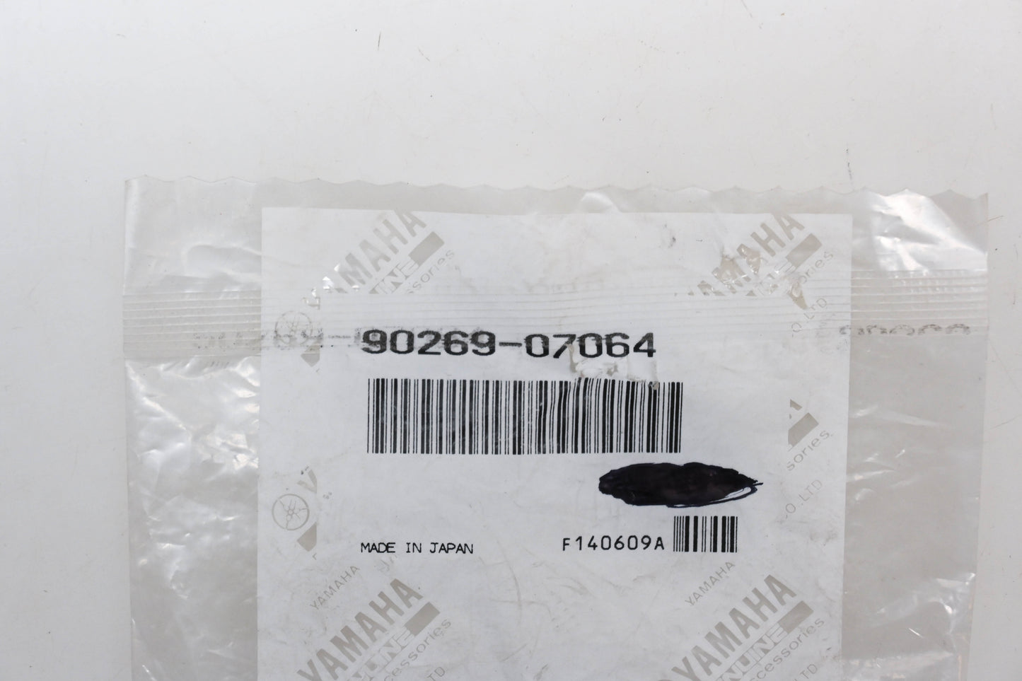 New OEM Yamaha 90269-07064-00 Rivet NOS