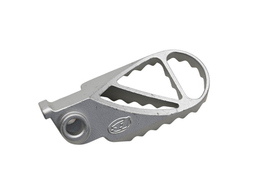 Beta 25-32531-000 RR 4T RH Footrest NOS