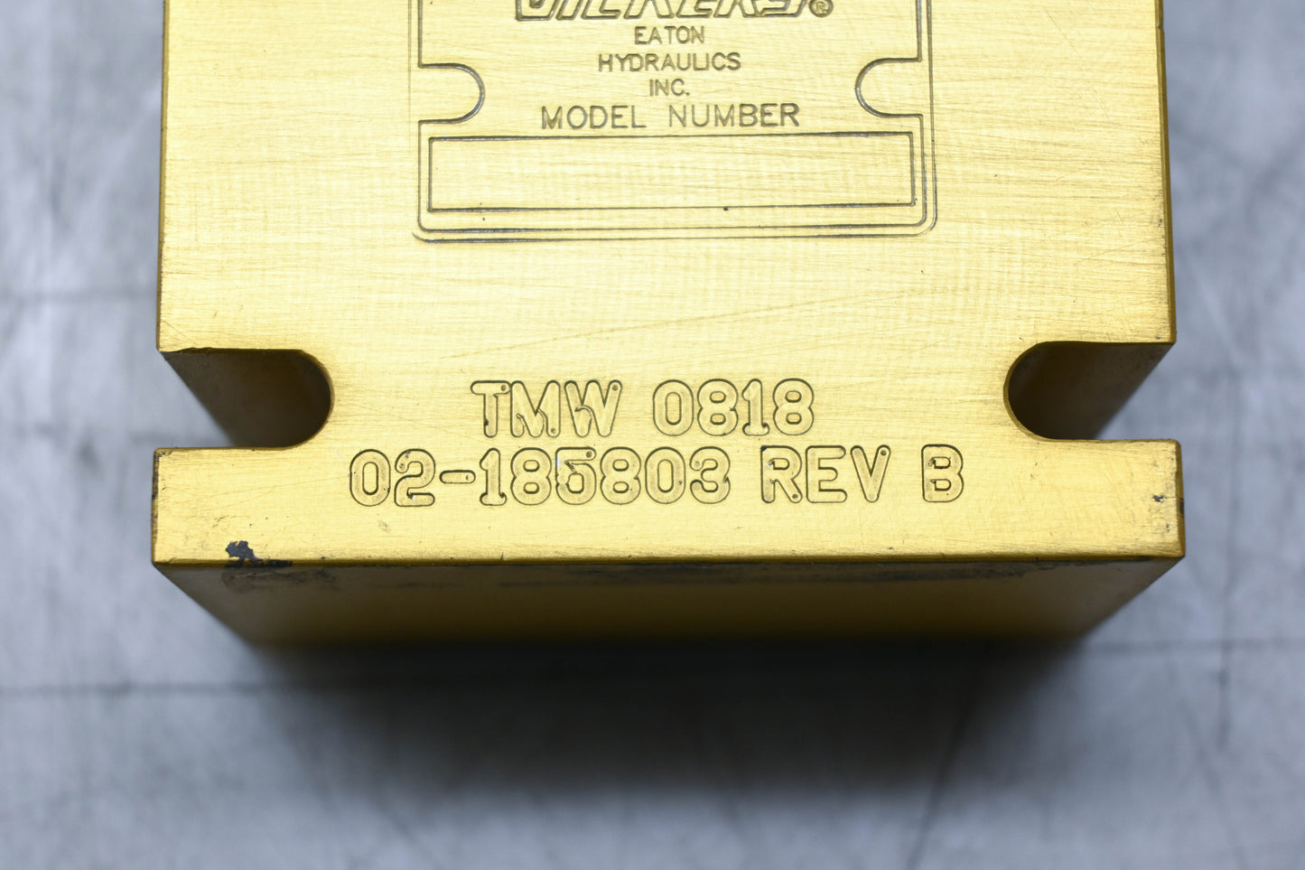 Eaton 02-185803, TMW 0818 Hydraulic Channel Splitter NOS