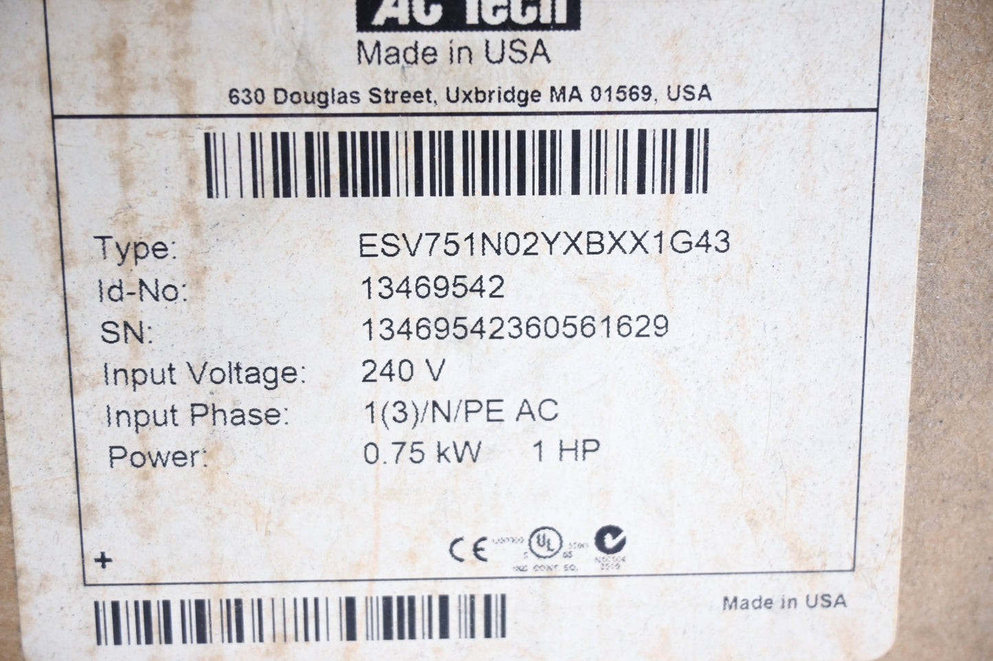 Lenze ESV751N02YXBXX1G43, 13469542 SMVector Frequency Inverter NOS