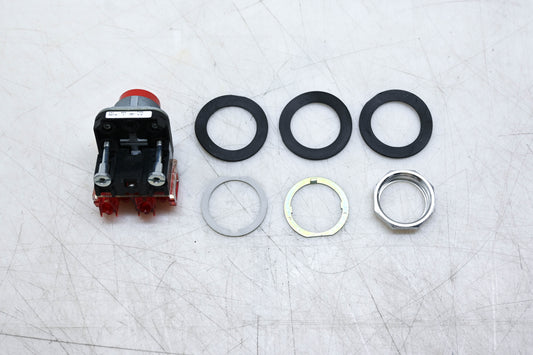 Allen-Bradley 800TC-B6D2 30mm Momentary Push Button NOS