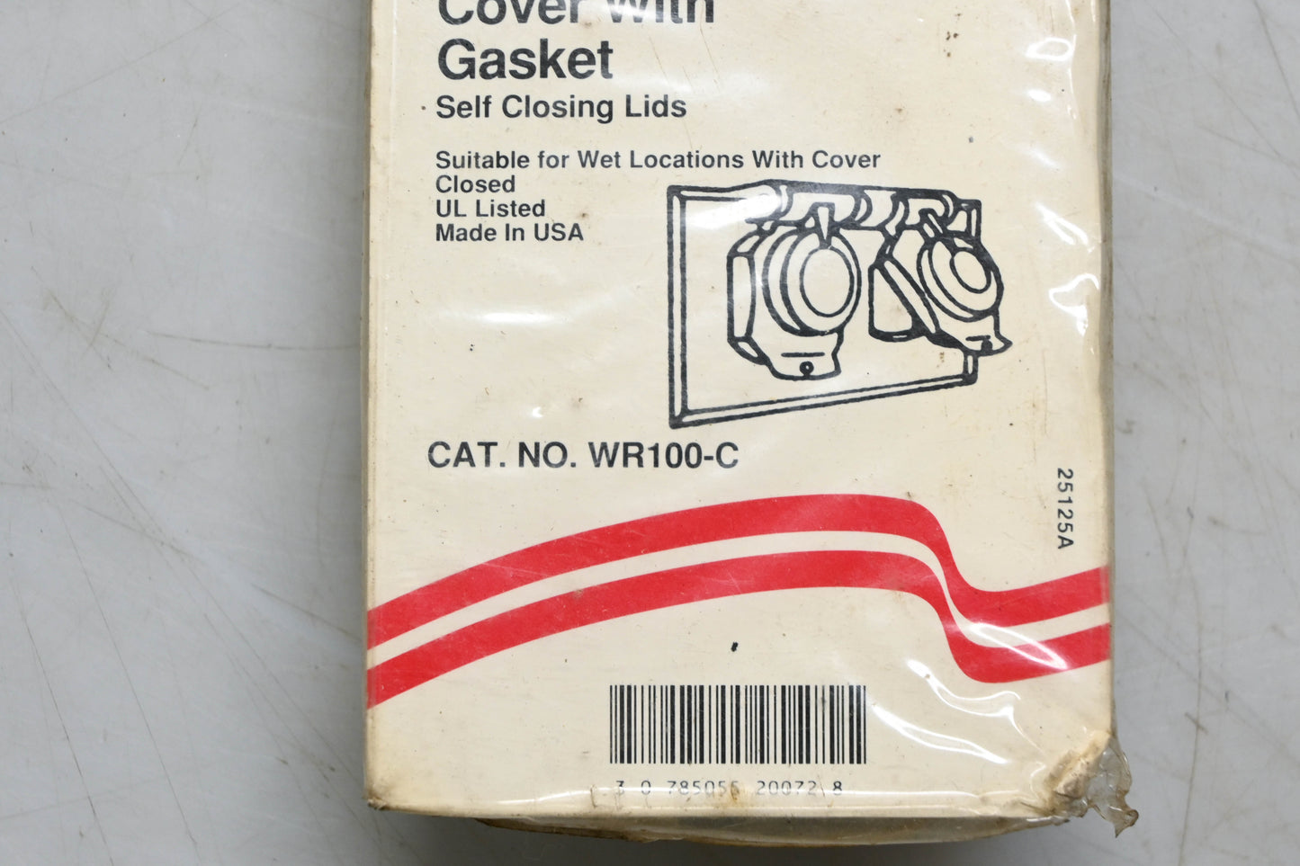 Thomas & Betts WR100-C, 30785055200728 Duplex Outlet Cover With Gasket NOS