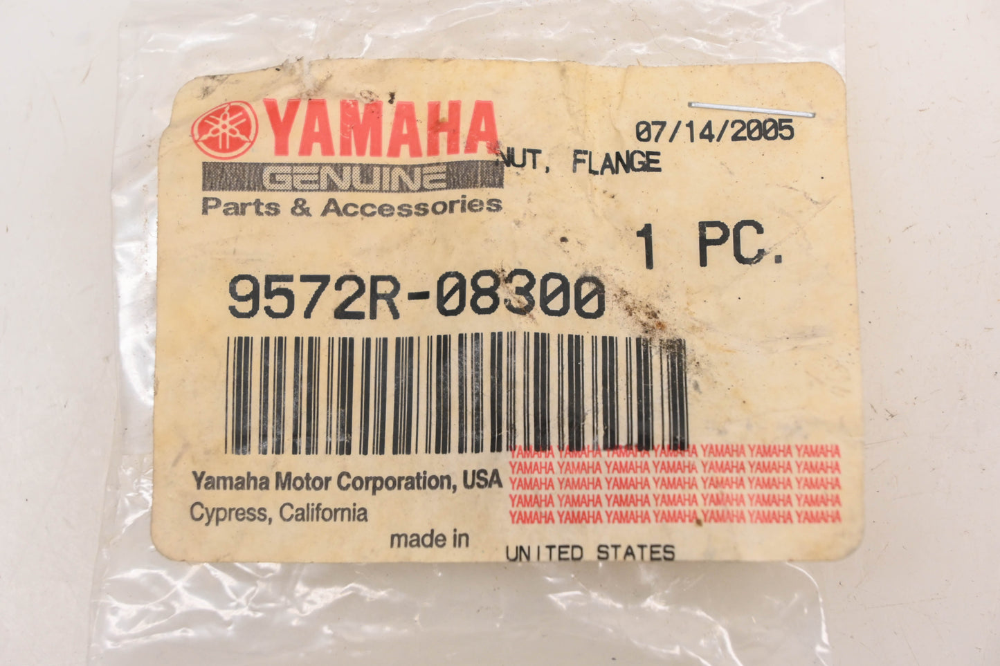 New OEM Yamaha 9572R-08300-00 Flange Nut NOS