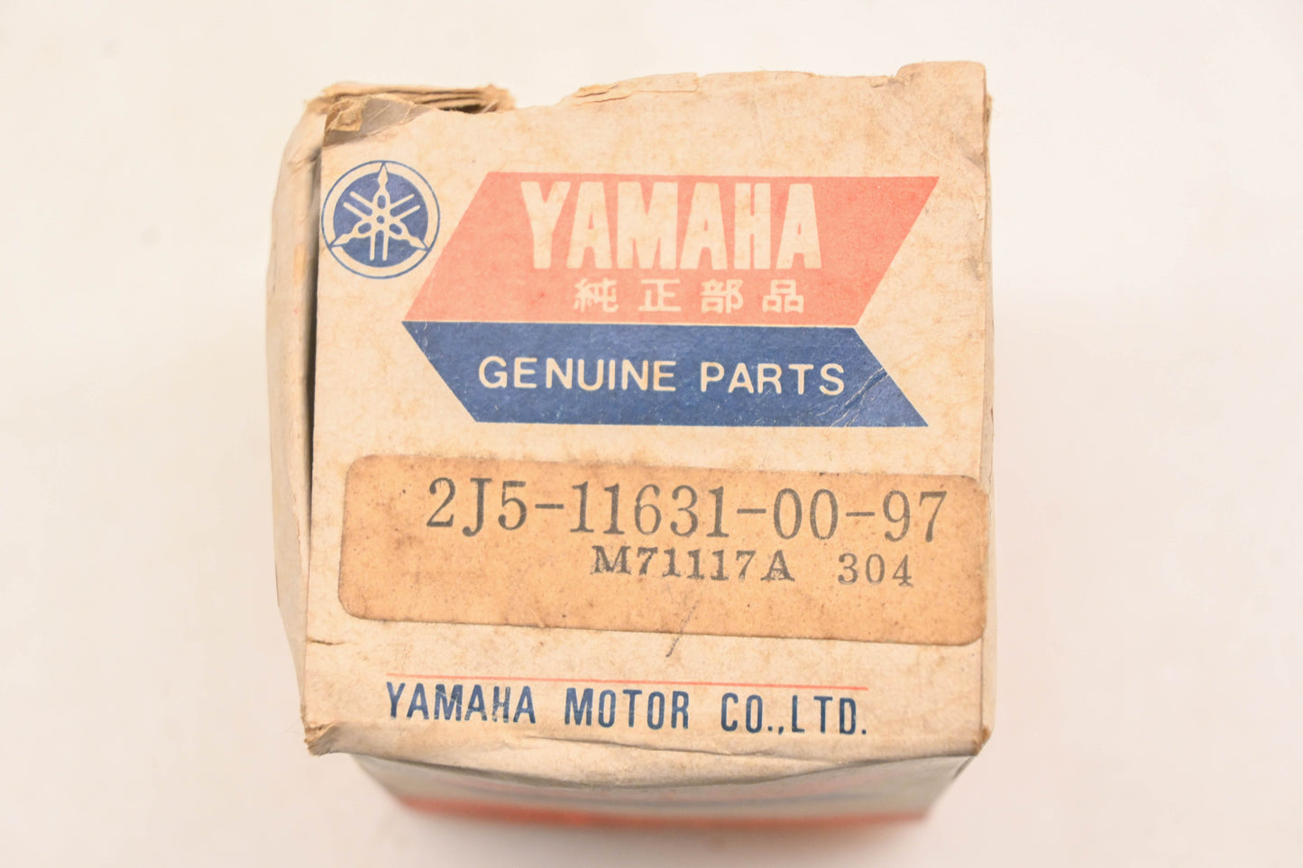 New OEM Yamaha 2J5-11631-00-97 Piston STD NOS