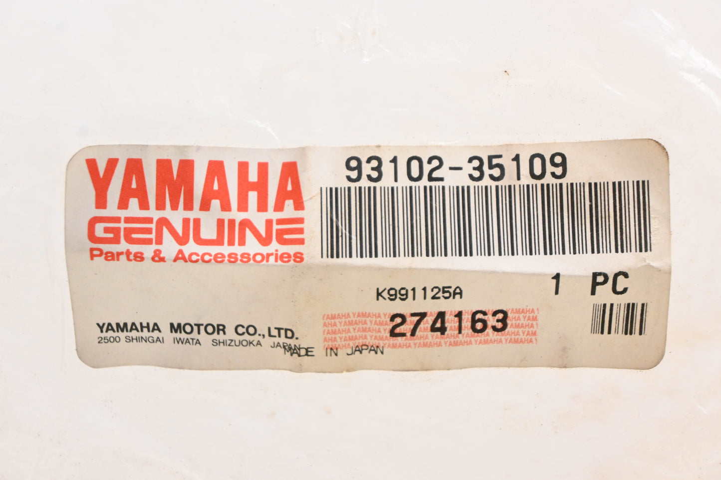 New OEM Yamaha 93102-35109-00 Oil Seals Qty 2 NOS