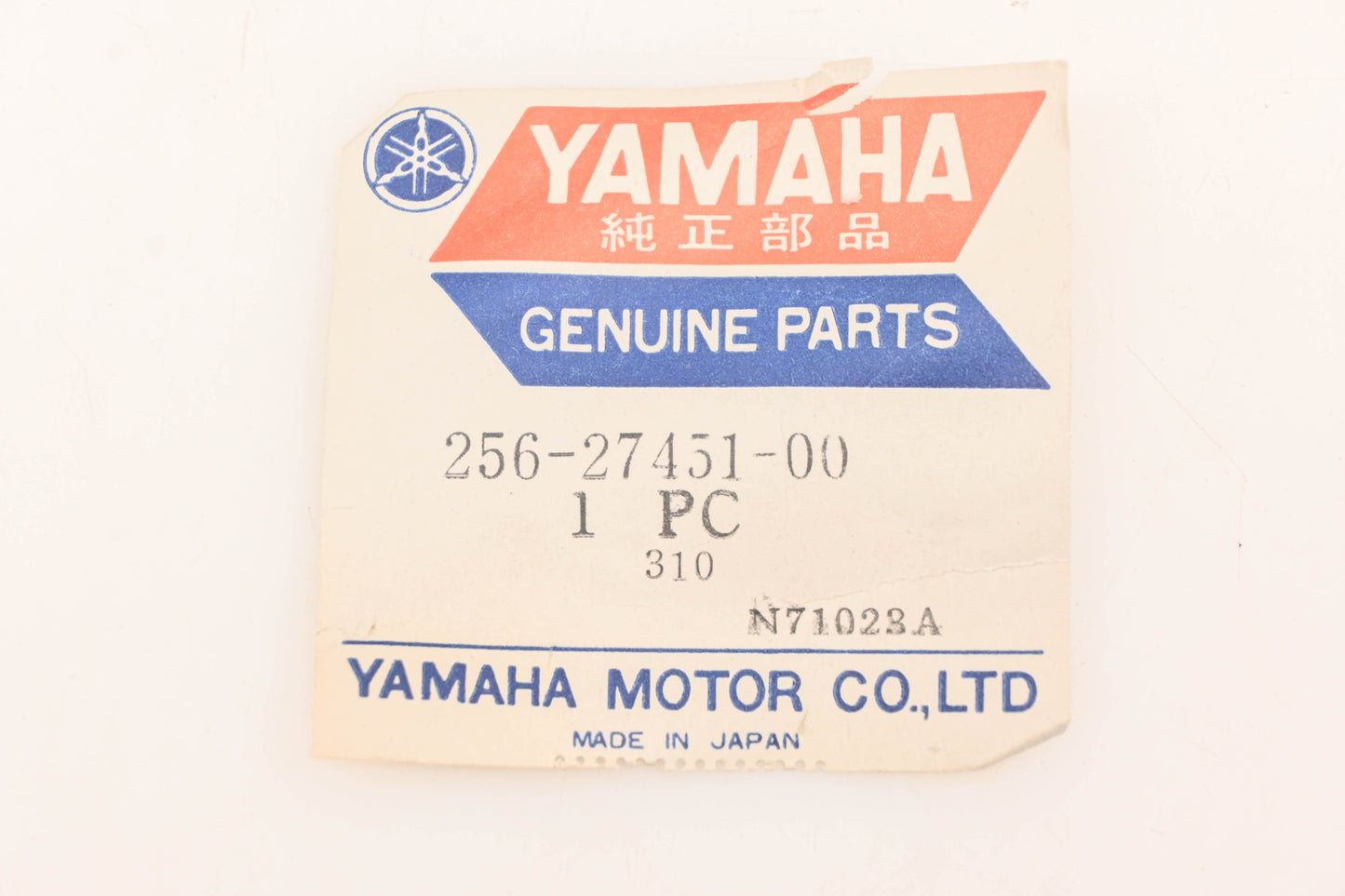 New OEM Yamaha 256-27451-00-00 Front Footrest Peg Bracket NOS