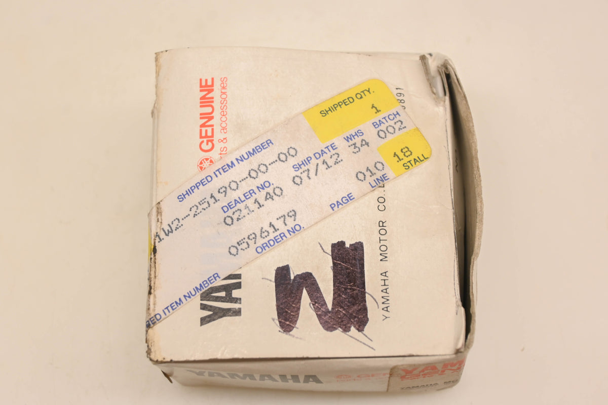 New OEM Yamaha 1W2-25190-00-00 Speedometer Gear Unit Assembly NOS