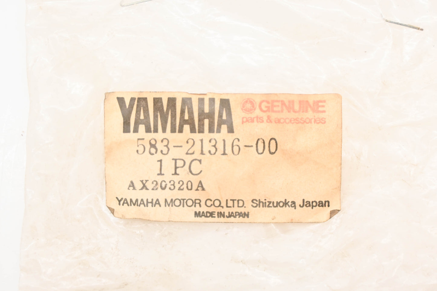 New OEM Yamaha 583-21316-00-00 Front Right Motor Bracket NOS
