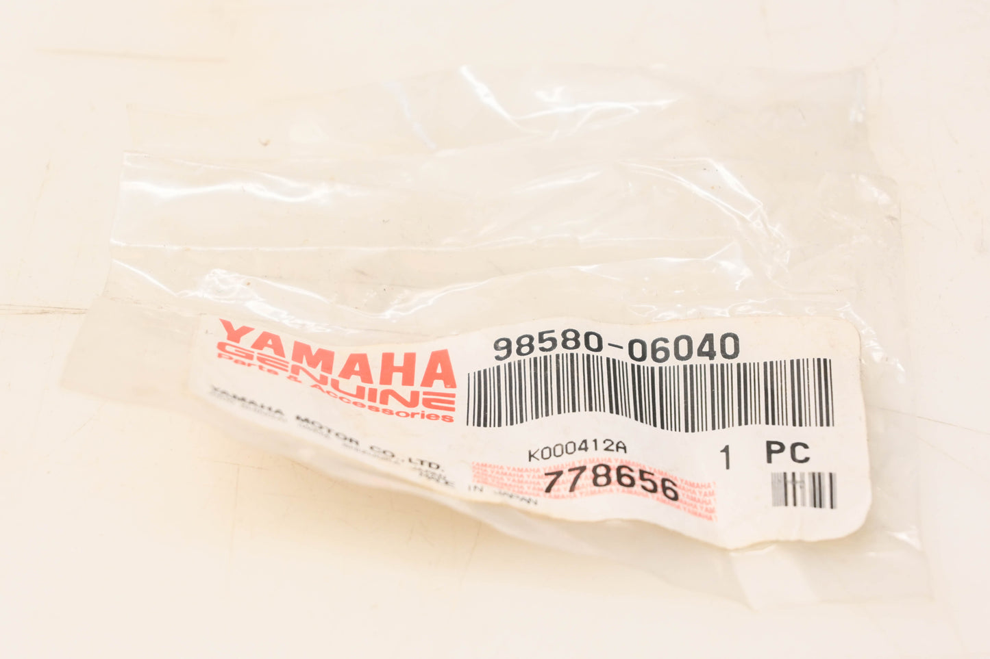 New OEM Yamaha 98580-06040-00 Pan Head Screw NOS