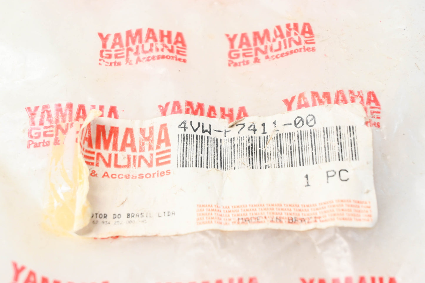New OEM Yamaha 4VW-F7411-00-00 Left Front Foot Peg NOS