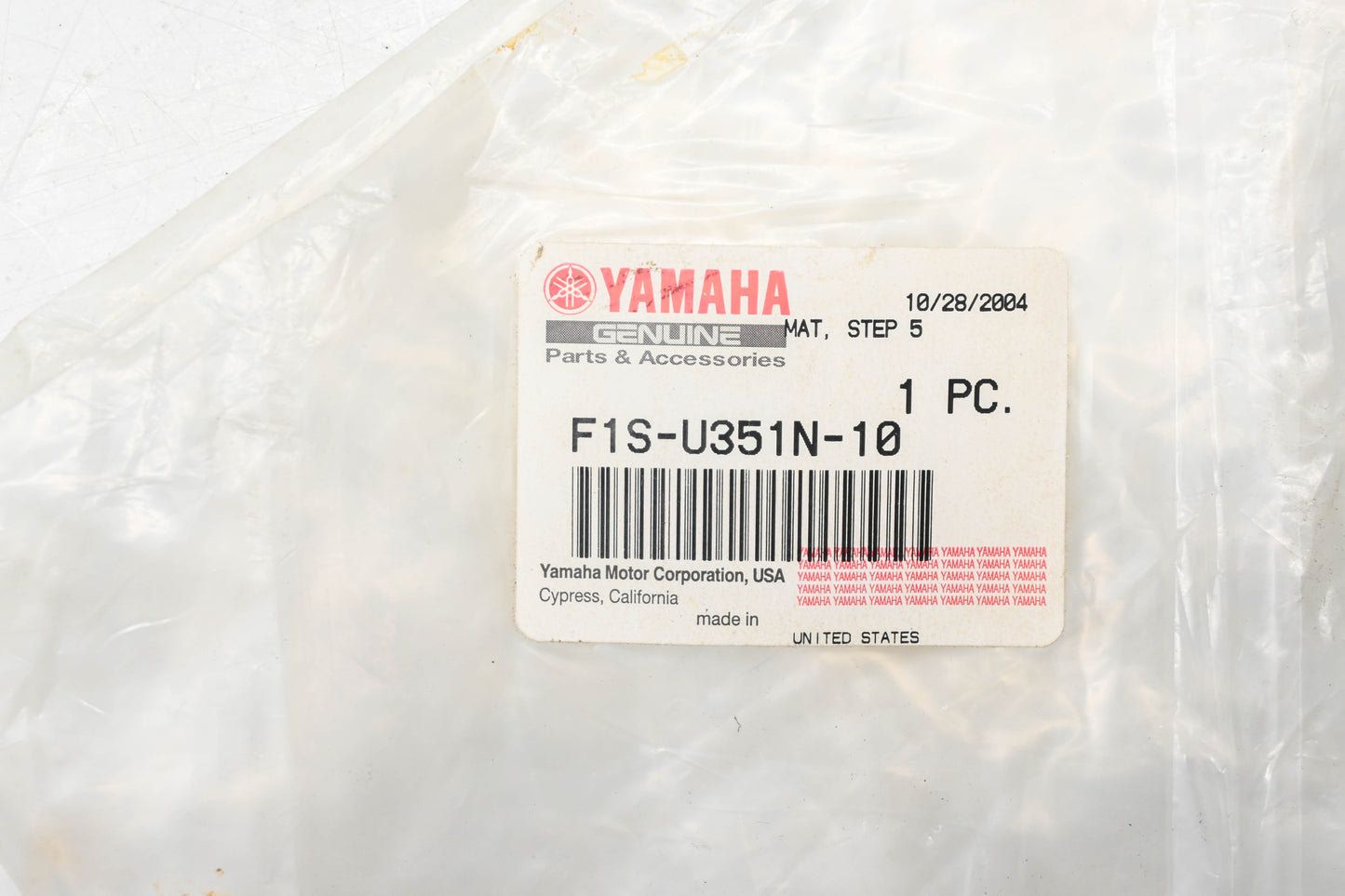New OEM Yamaha F1S-U351N-10-00 Step Mat NOS