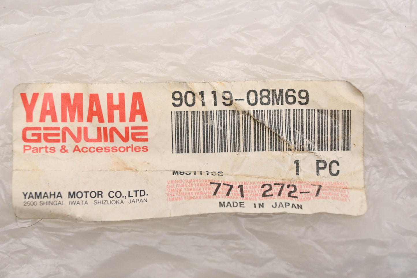New OEM Yamaha 90119-08M69-00 Bolt & Washer NOS