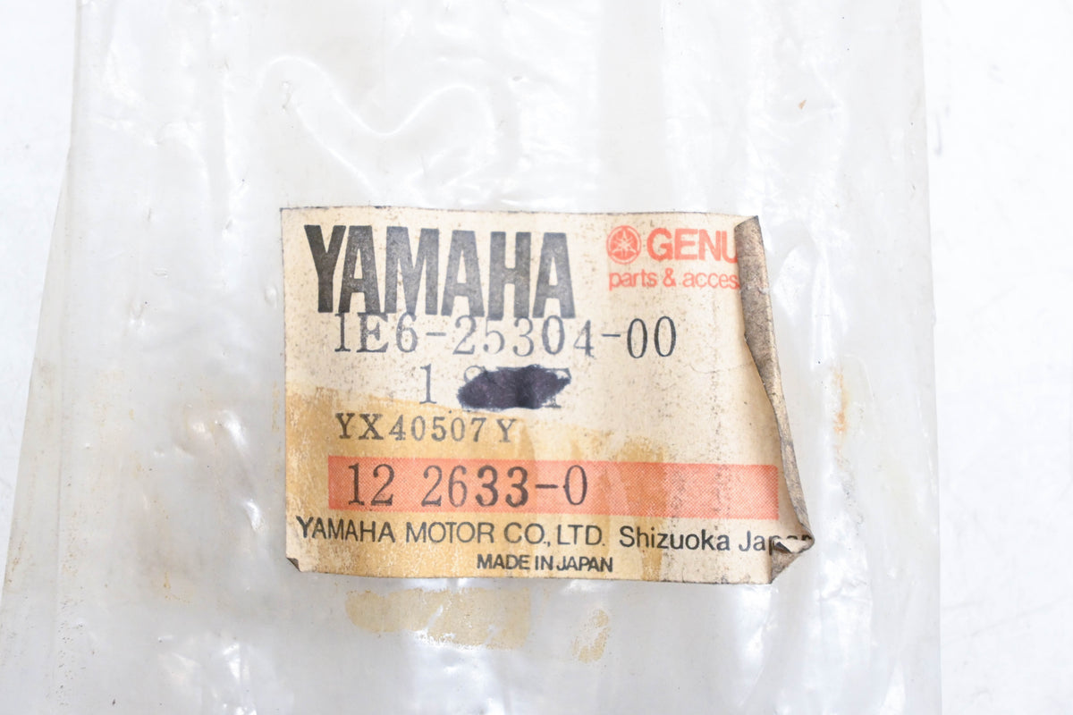 New OEM Yamaha 1E6-25304-00-00 Spokes & Nipples NOS
