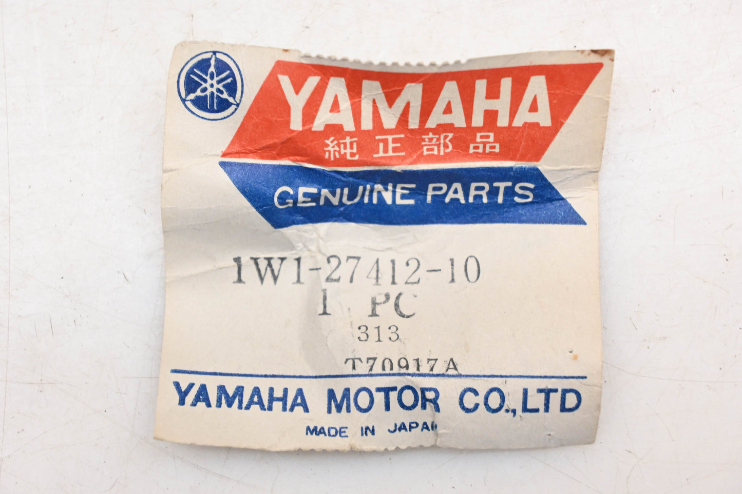 New OEM Yamaha 1W1-27412-10-00 Left Footrest Bracket NOS