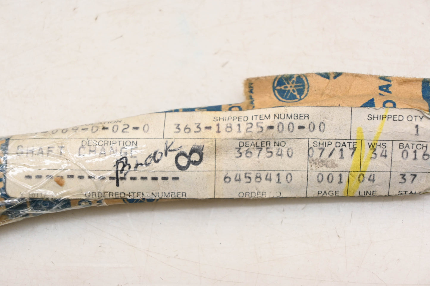 New OEM Yamaha 363-18125-00-00 Shift Change Shaft NOS