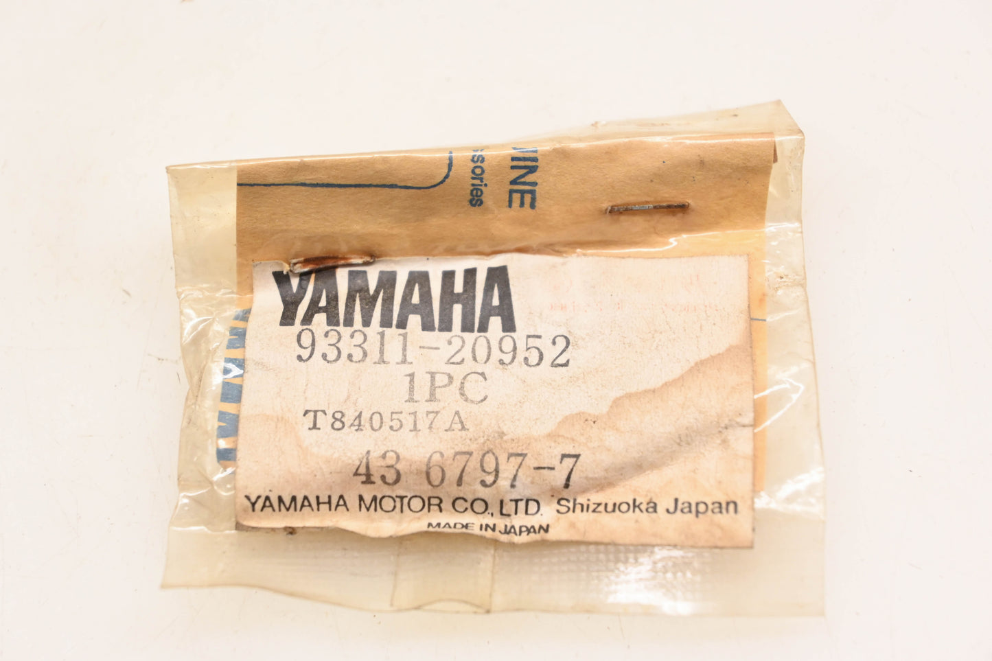 New OEM Yamaha 93311-20952-00 U-Joint Bearing Caps Qty 2 NOS