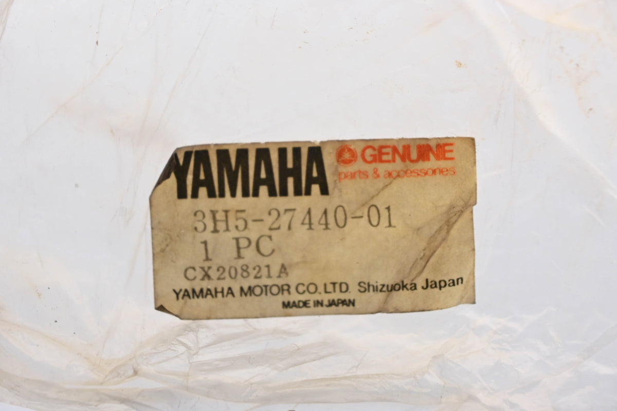 New OEM Yamaha 3H5-27440-01-00 Rear Right Footrest Kit NOS