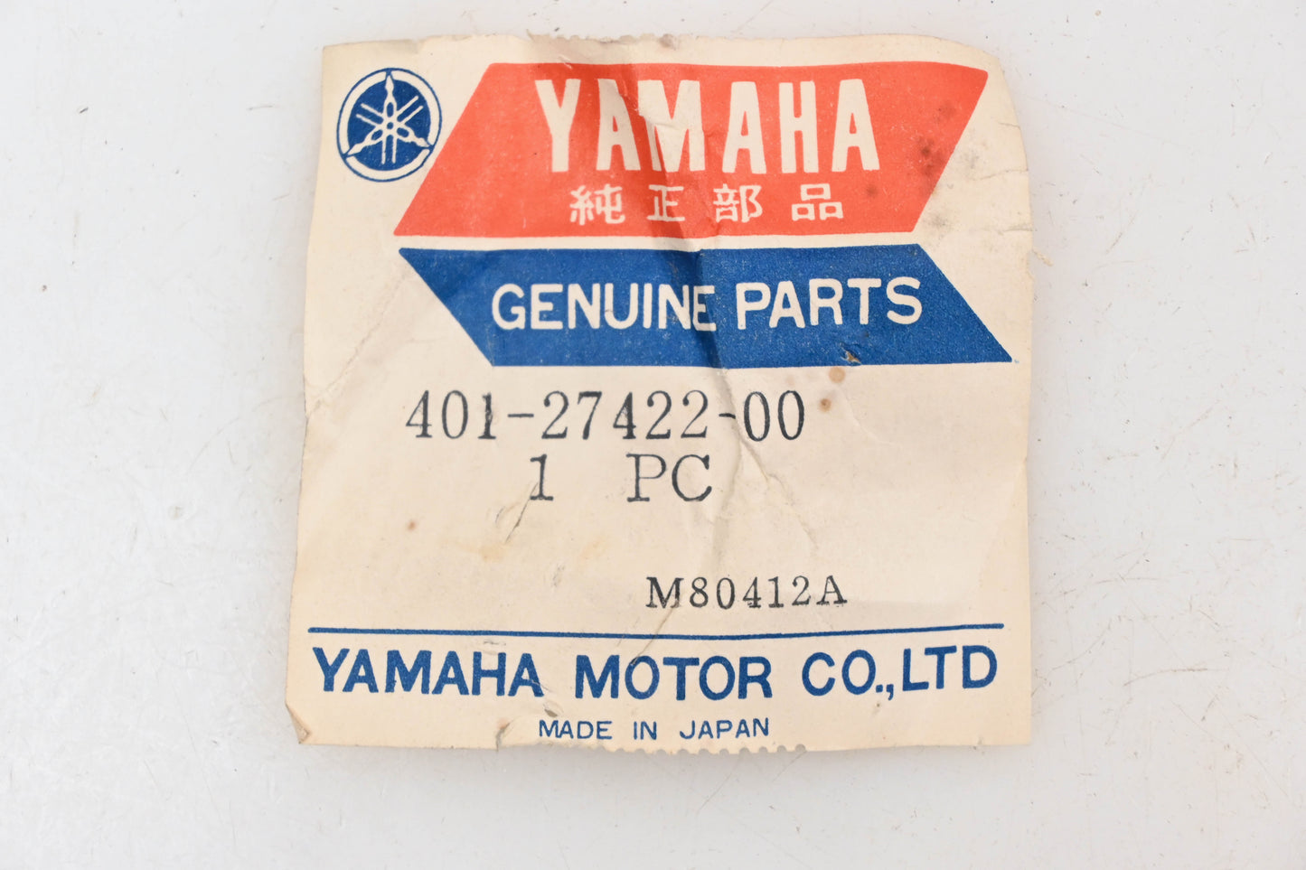New OEM Yamaha 401-27422-00-00 Right Footrest Bracket NOS