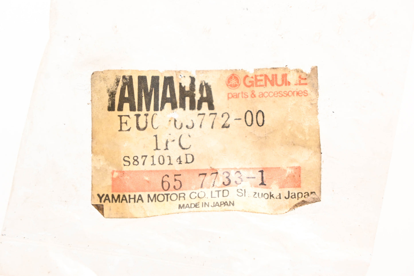 New OEM Yamaha EU0-65772-00-00 Hook NOS