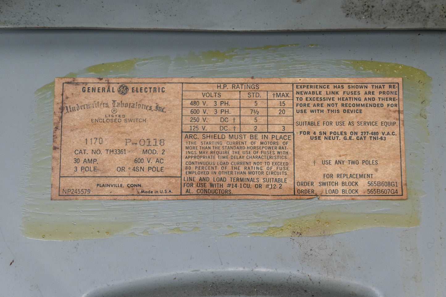 GE TH3361 30A-600V Enclosed Switch Assembly