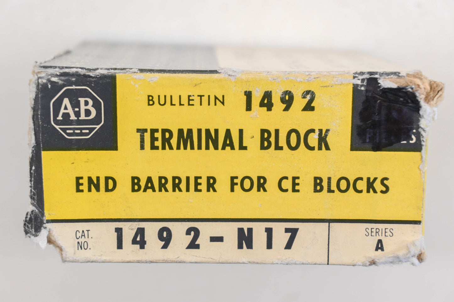 Allen Bradley 1492-N17 Terminal Block End Barriers Qty 18 NOS