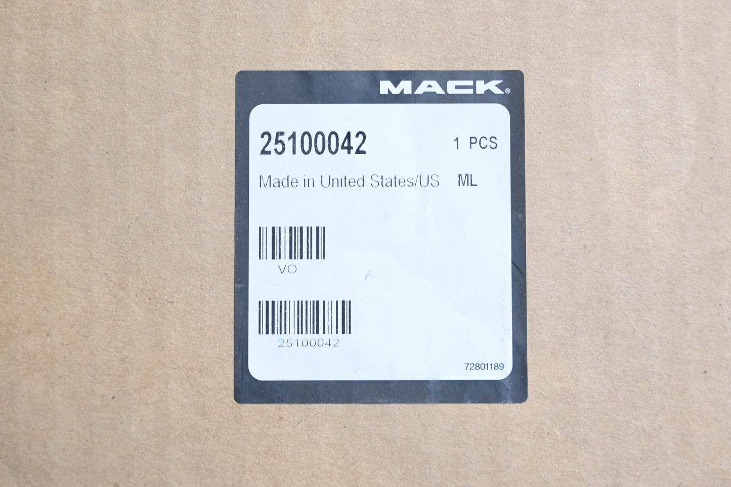 Mack 25100042 Engine Air Filter NOS