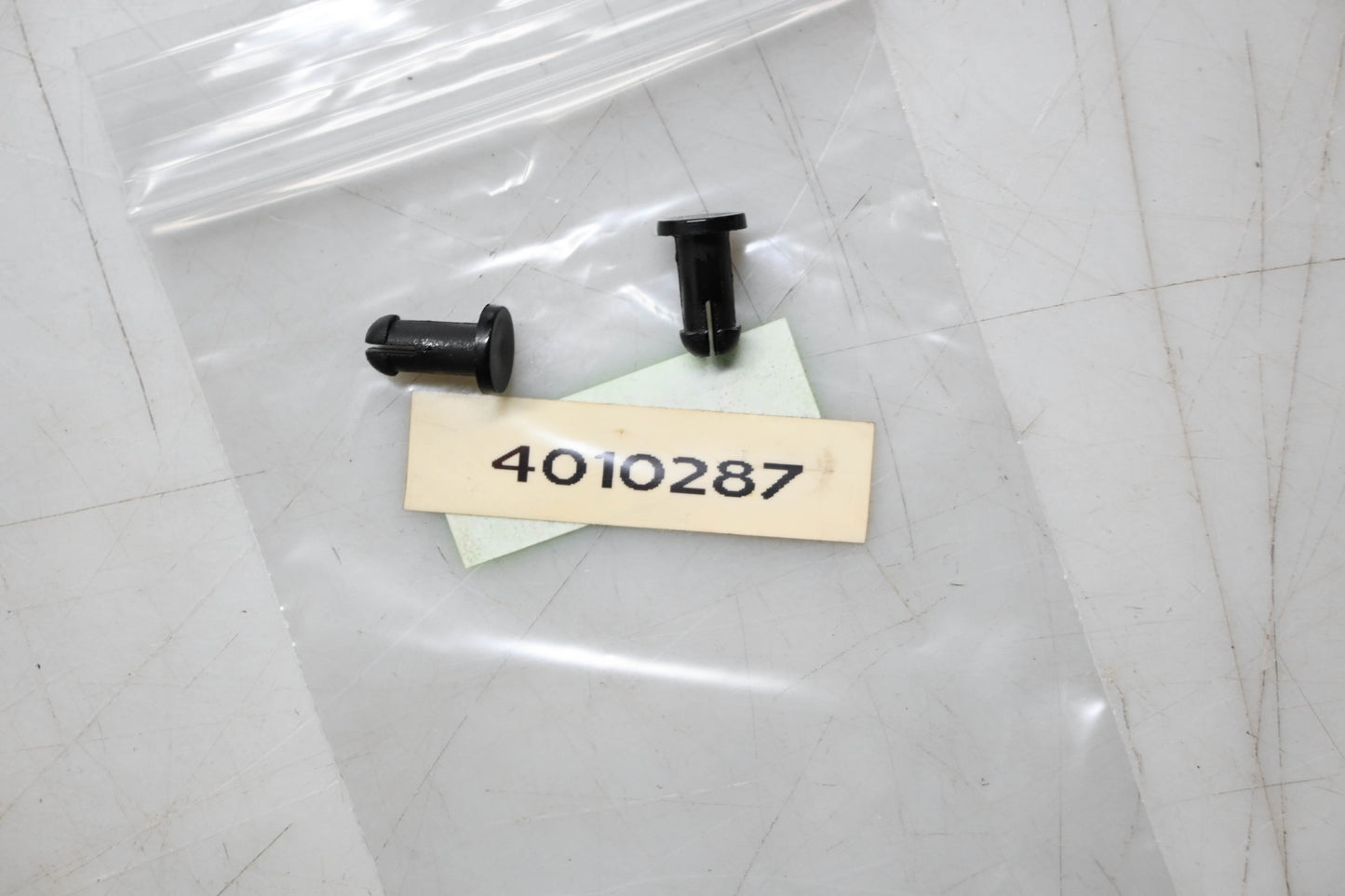 New OEM Polaris 4010287 Polaris Dart Clip Qty 2 NOS