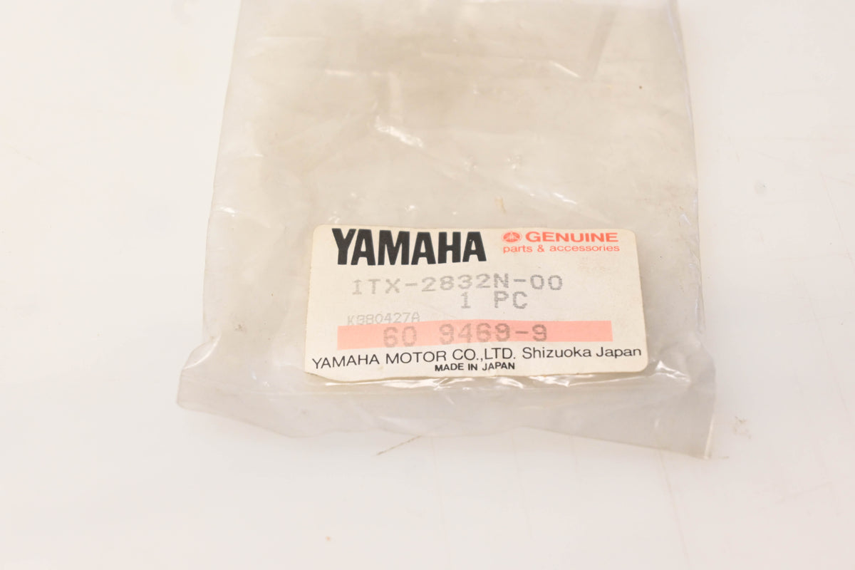 Yamaha 1TX-2832N-00-00 Protector NOS