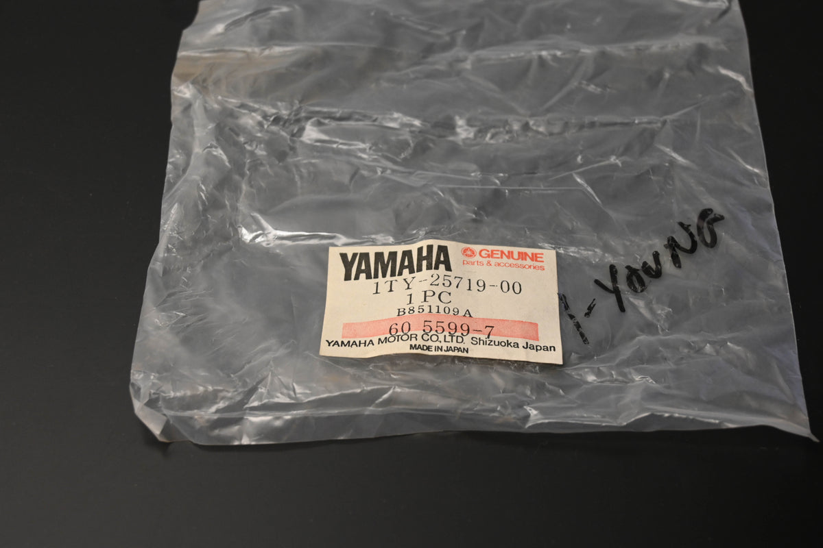 Yamaha 1TY-25719-00-00 Band NOS